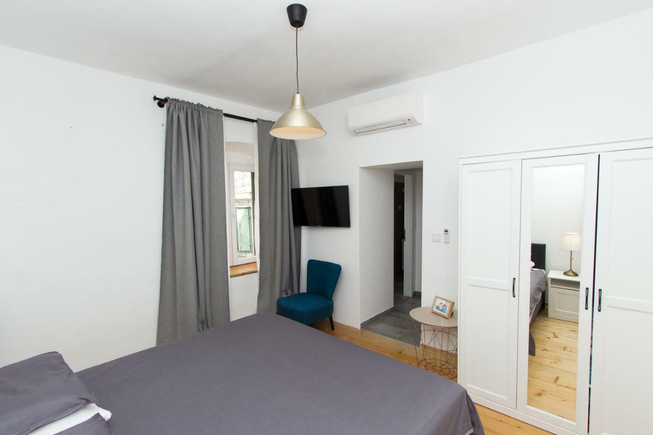 Apartments And Rooms Ille Šibenik Exterior foto